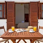 Almyra Apartament *