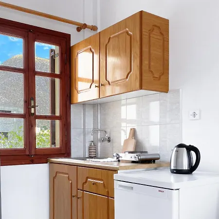 Almyra Apartment *
