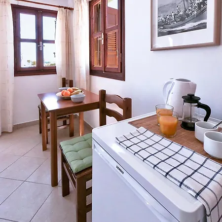 Almyra Apartment Perissa (Santorini)