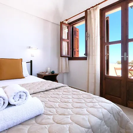 Almyra Apartment
