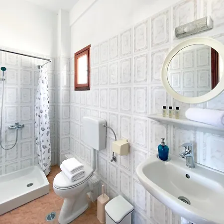 Almyra Appartement Períssa